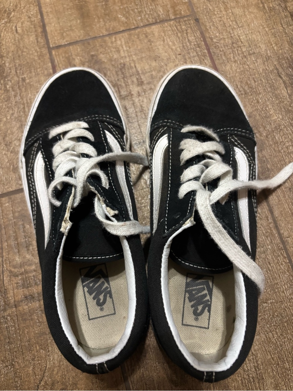 Vans kids Black & White Old Skool Skate Shoes